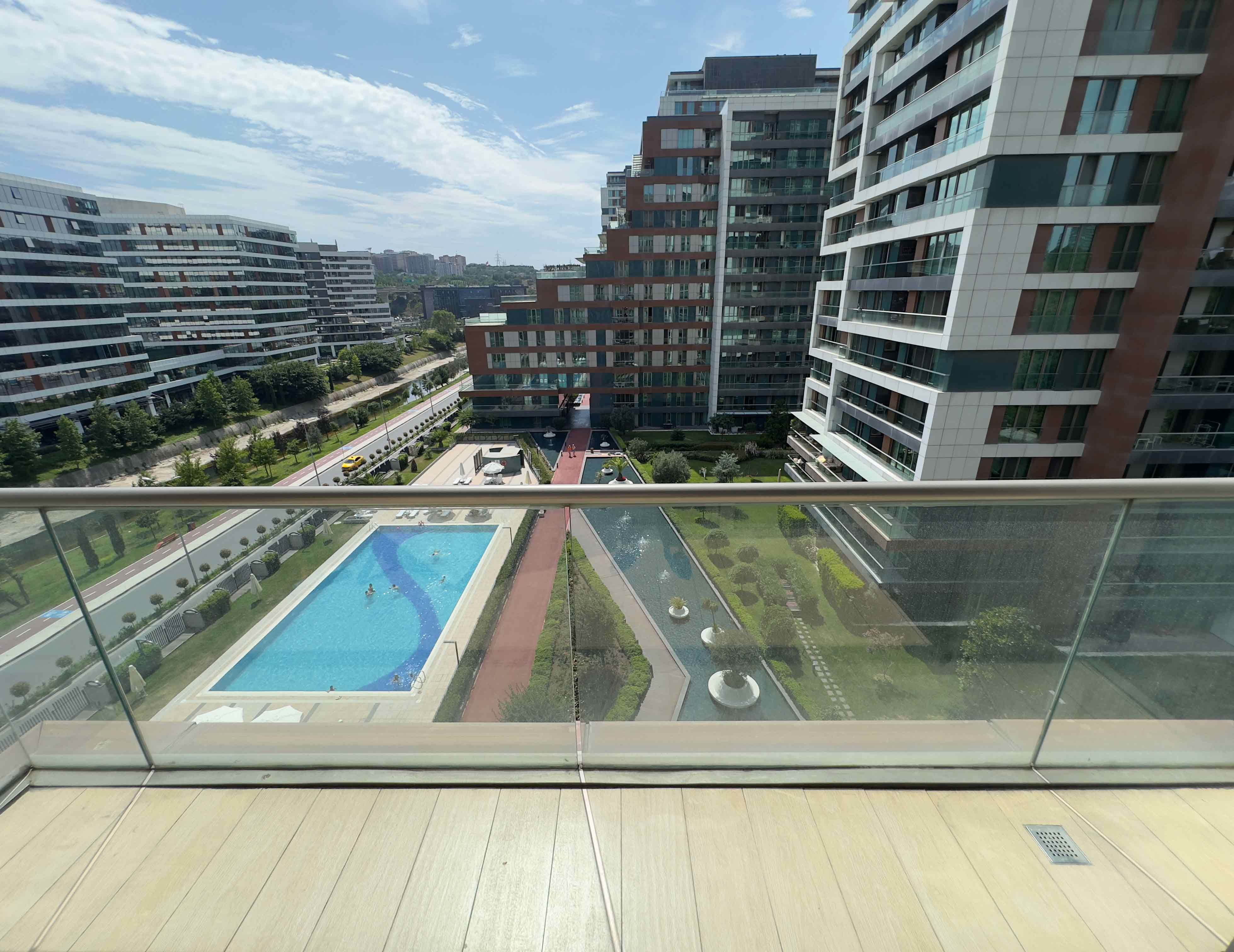 Vadistanbul Teras Evler'de Geniş Balkonlu Satılık 3+1 Daire