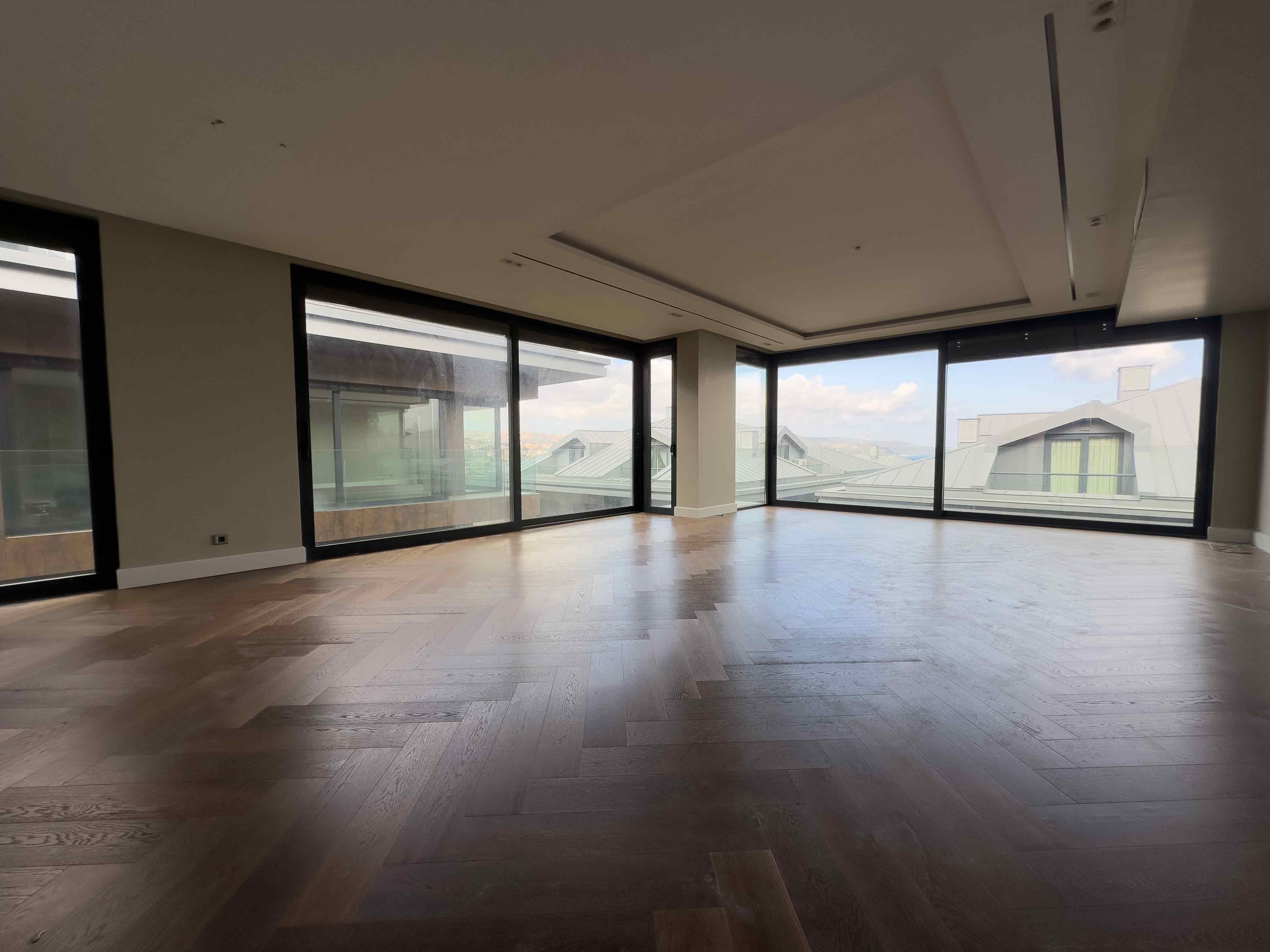 Tarabya Therra Park'ta Boğaz Manzaralı Satılık Çatı Dubleksi