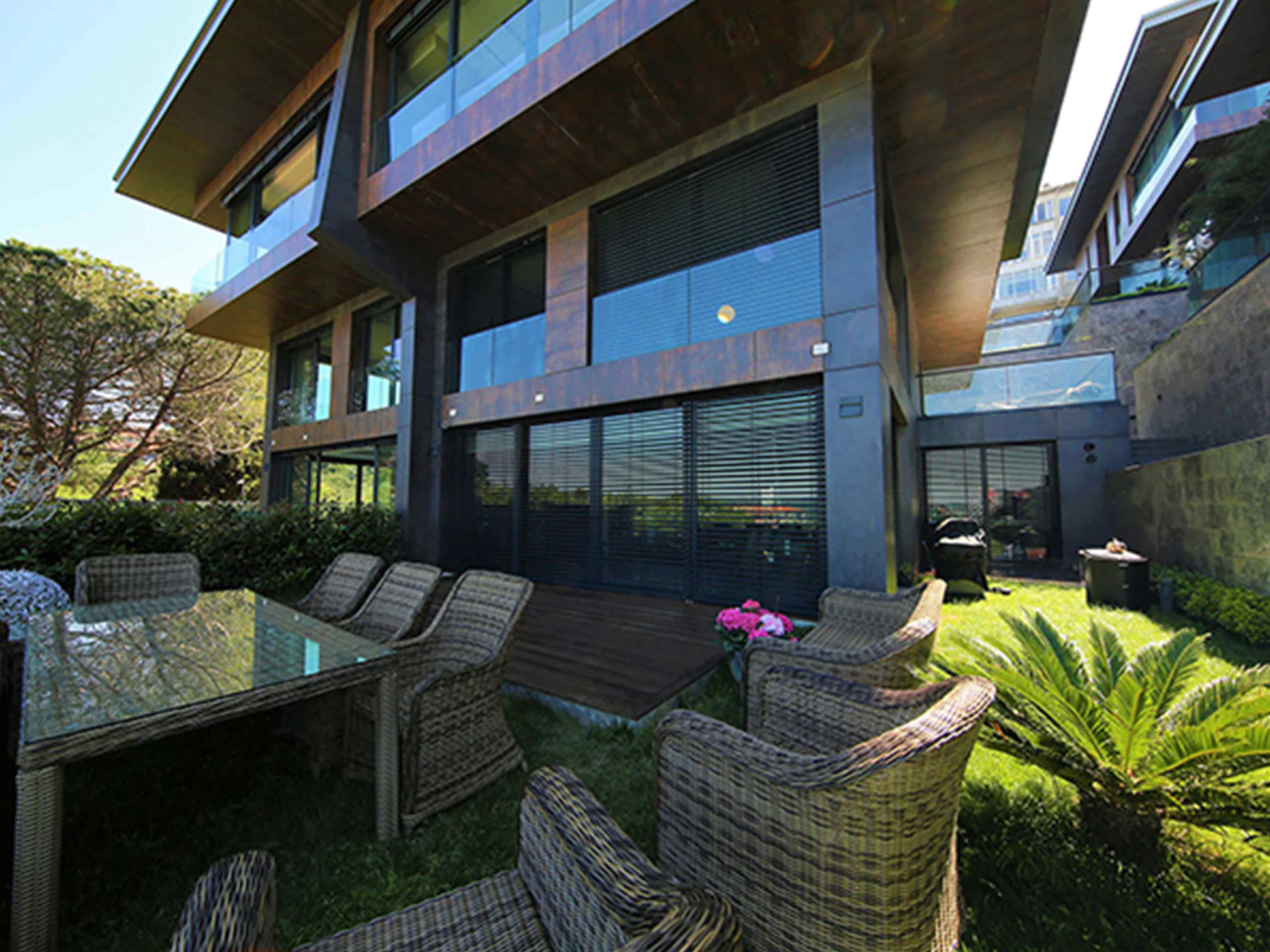 Tarabya Therra Park'ta Boğaz Manzaralı Satılık Çatı Dubleksi