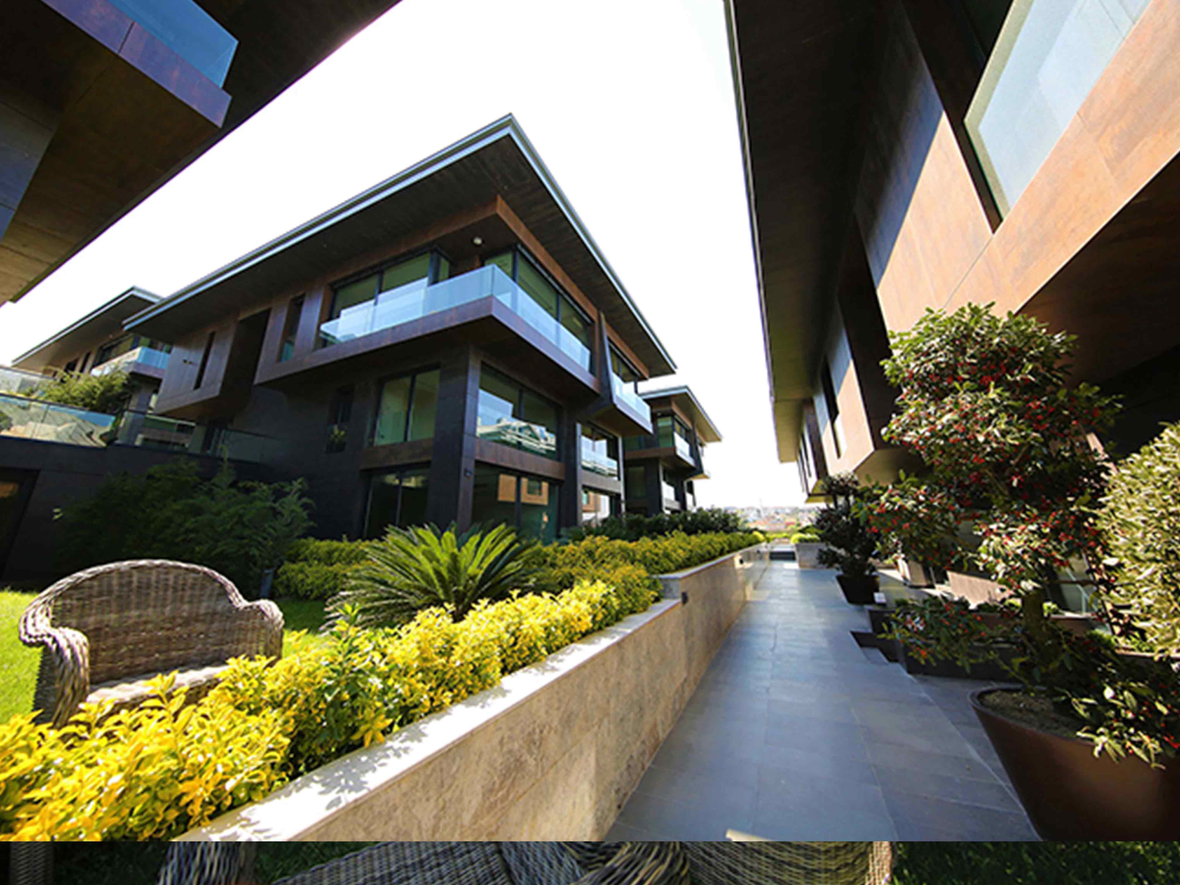 Tarabya Therra Park'ta Boğaz Manzaralı Satılık Çatı Dubleksi