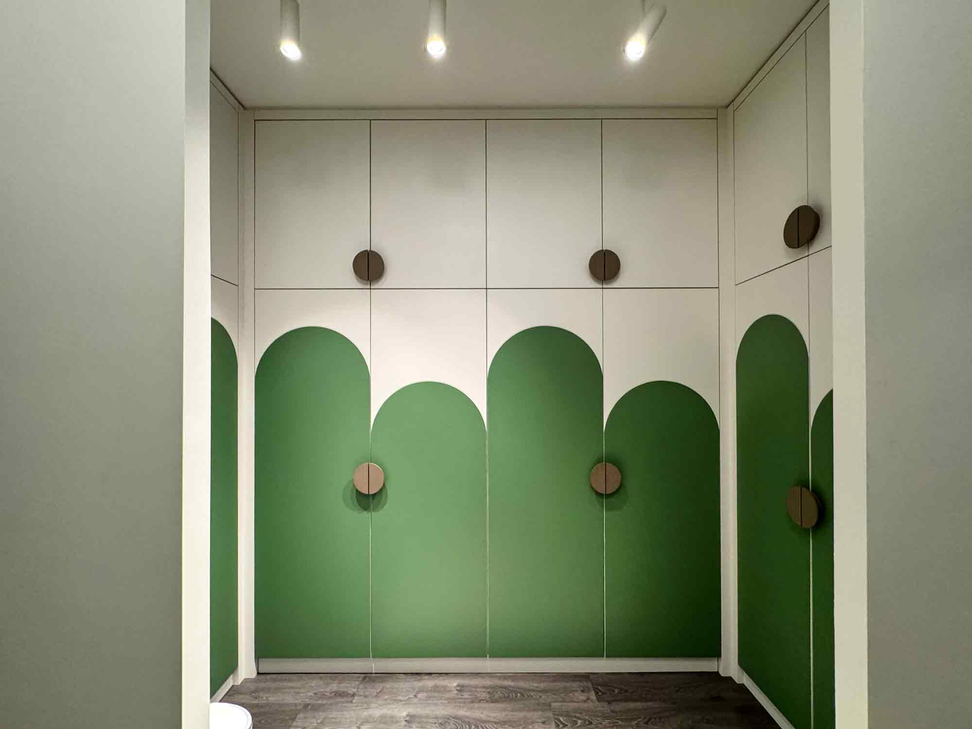 Zekeriyaköy'de Site İçerisinde Özel Dekorasyonlu Satılık Tam Müstakil Tripleks Villa 