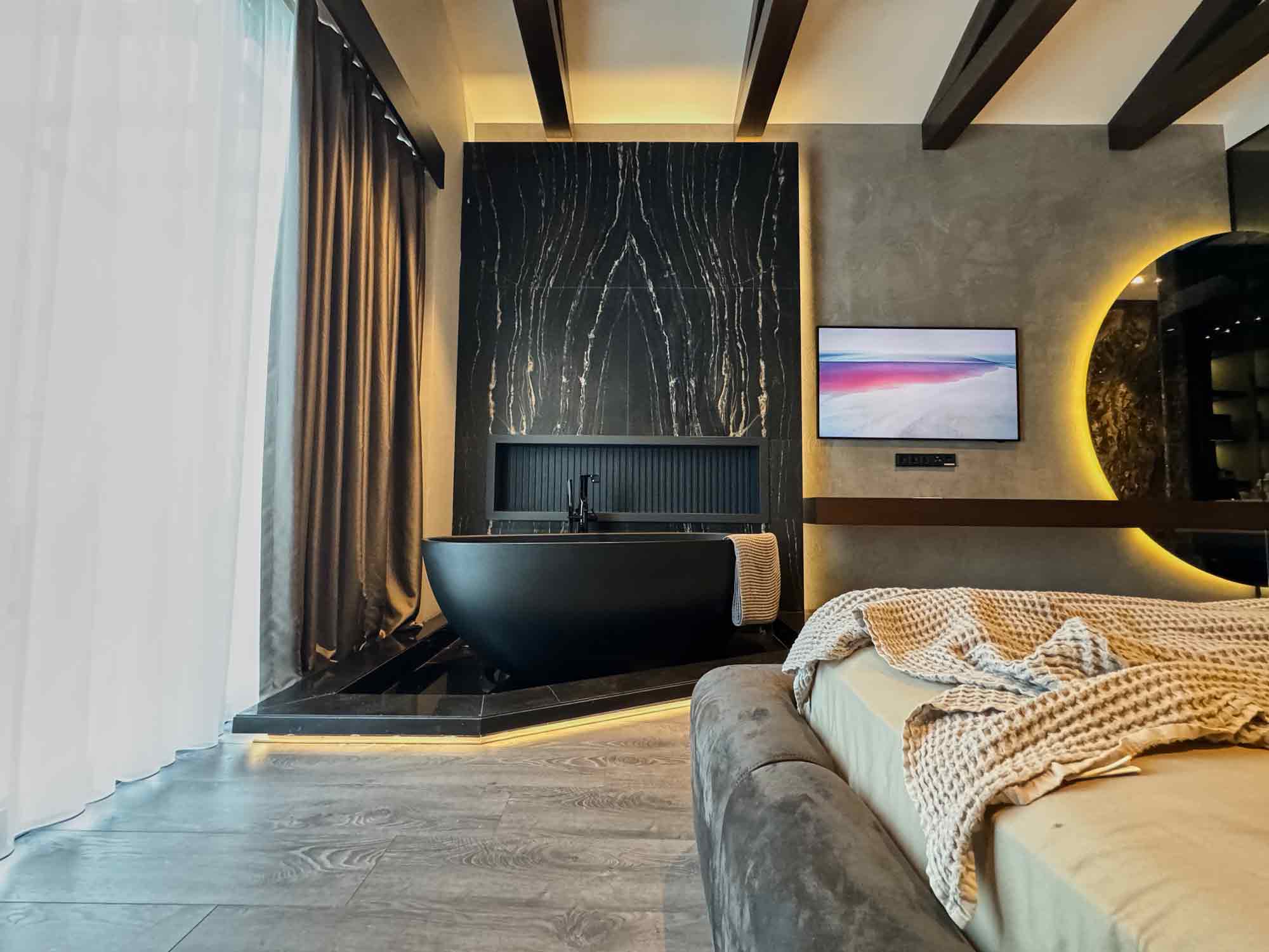 Zekeriyaköy'de Site İçerisinde Özel Dekorasyonlu Satılık Tam Müstakil Tripleks Villa 