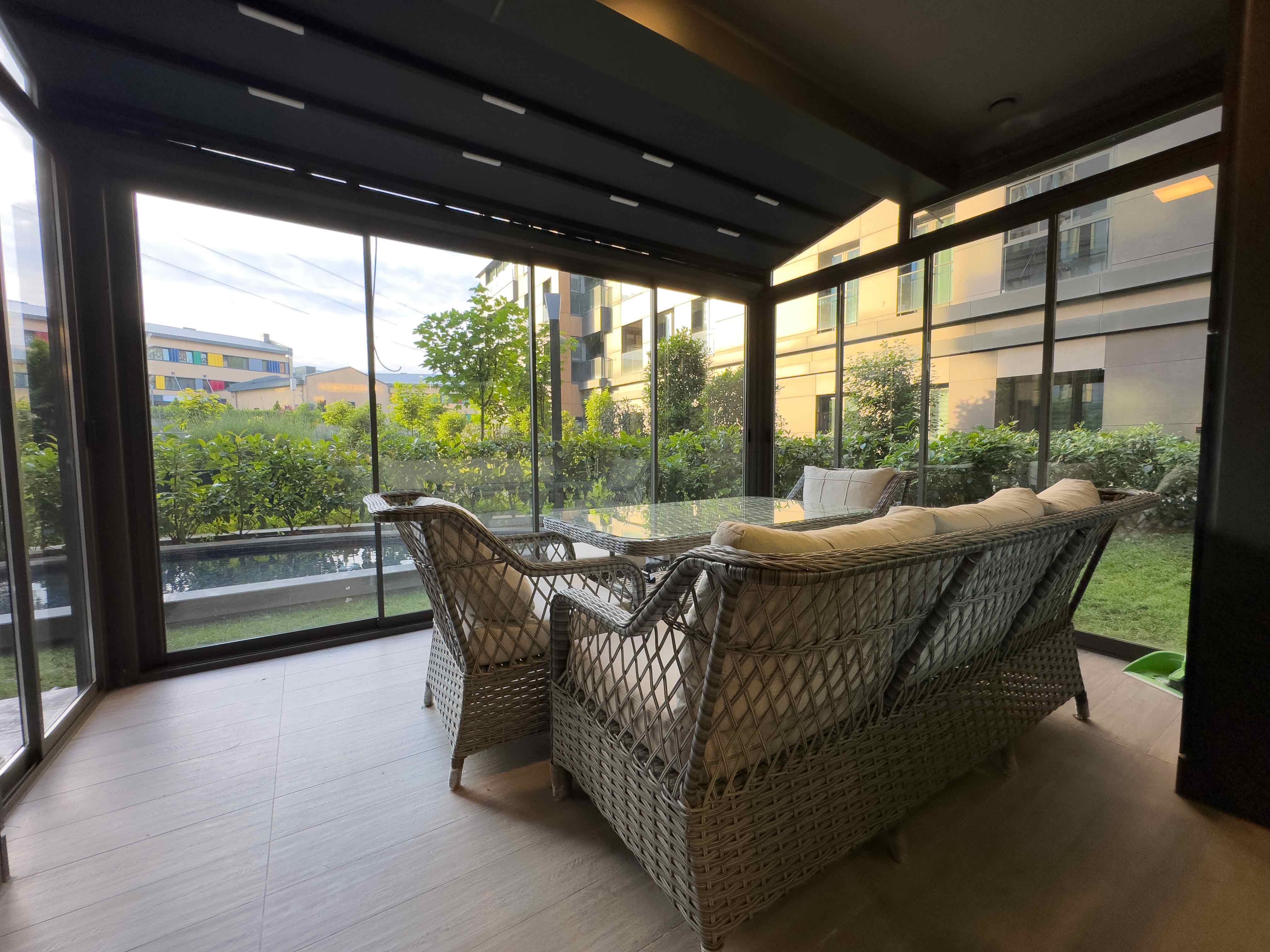 Avrupa Konutları Çamlıvadi'de Lüks Eşyalı ve Dekorasyonlu Kiralık 2+1 Bahçe Katı Daire