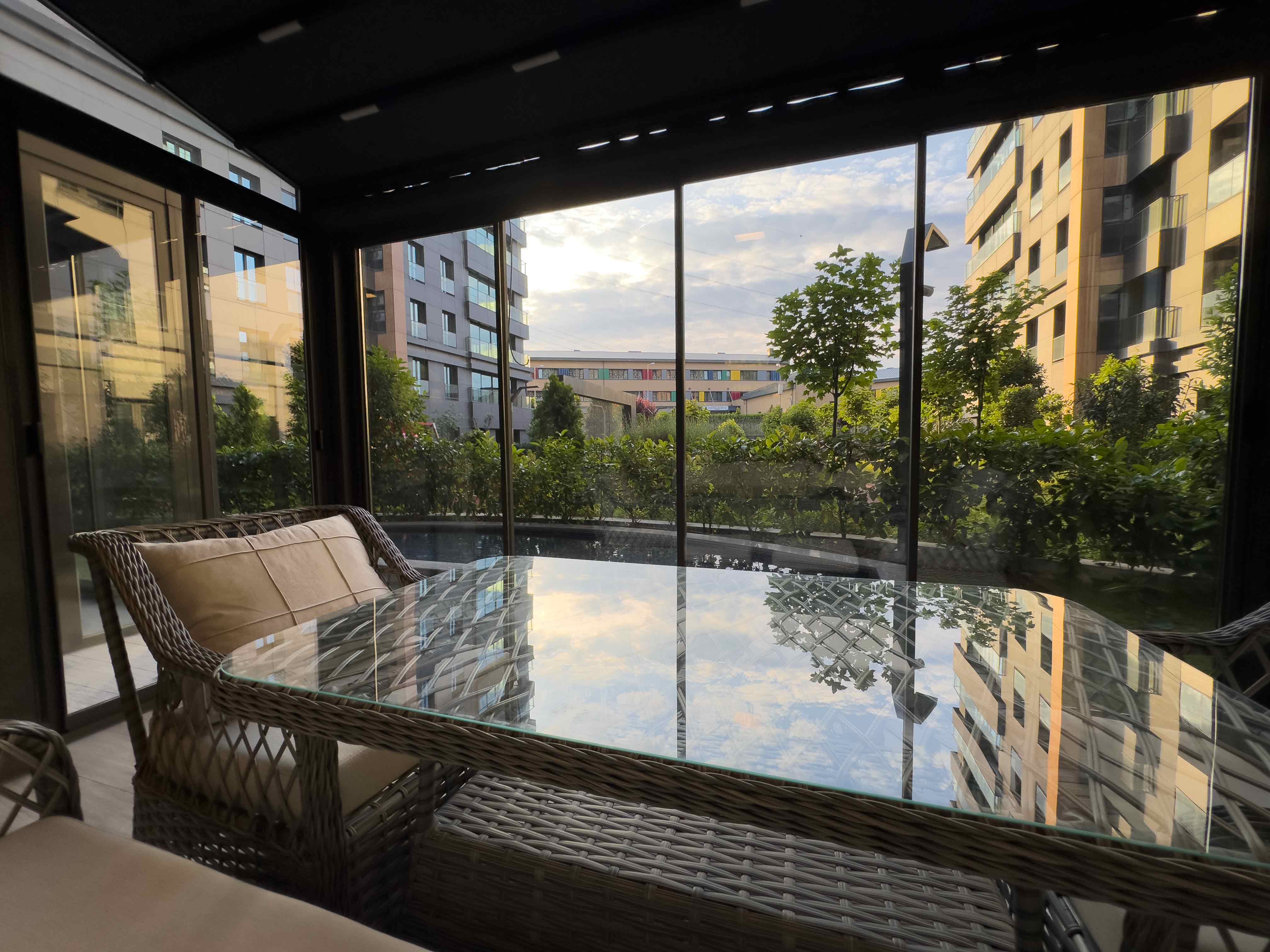 Avrupa Konutları Çamlıvadi'de Lüks Eşyalı ve Dekorasyonlu Kiralık 2+1 Bahçe Katı Daire