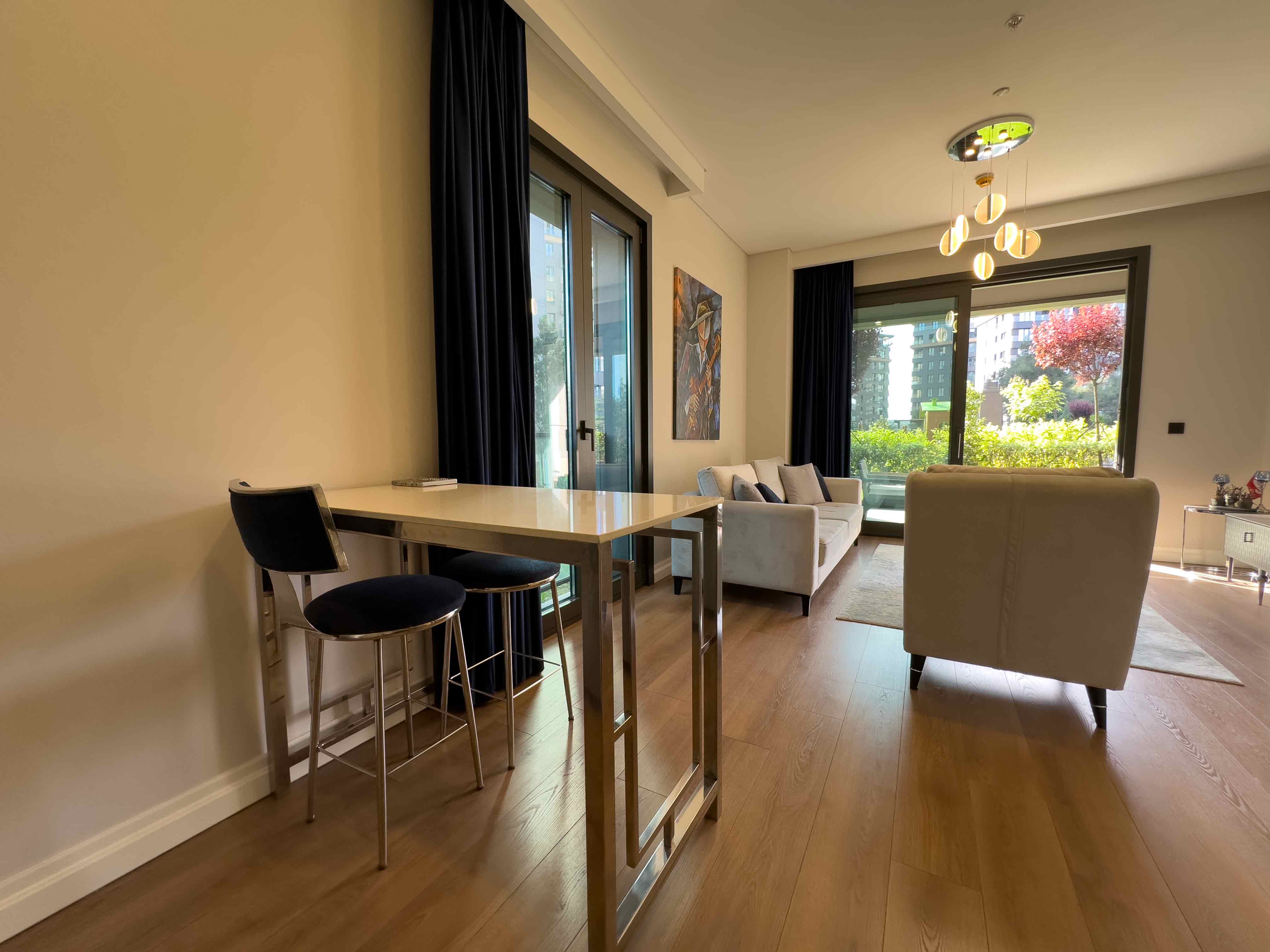 Avrupa Konutları Çamlıvadi'de Modern Eşyalı Kiralık 1+1 Bahçe Katı Daire