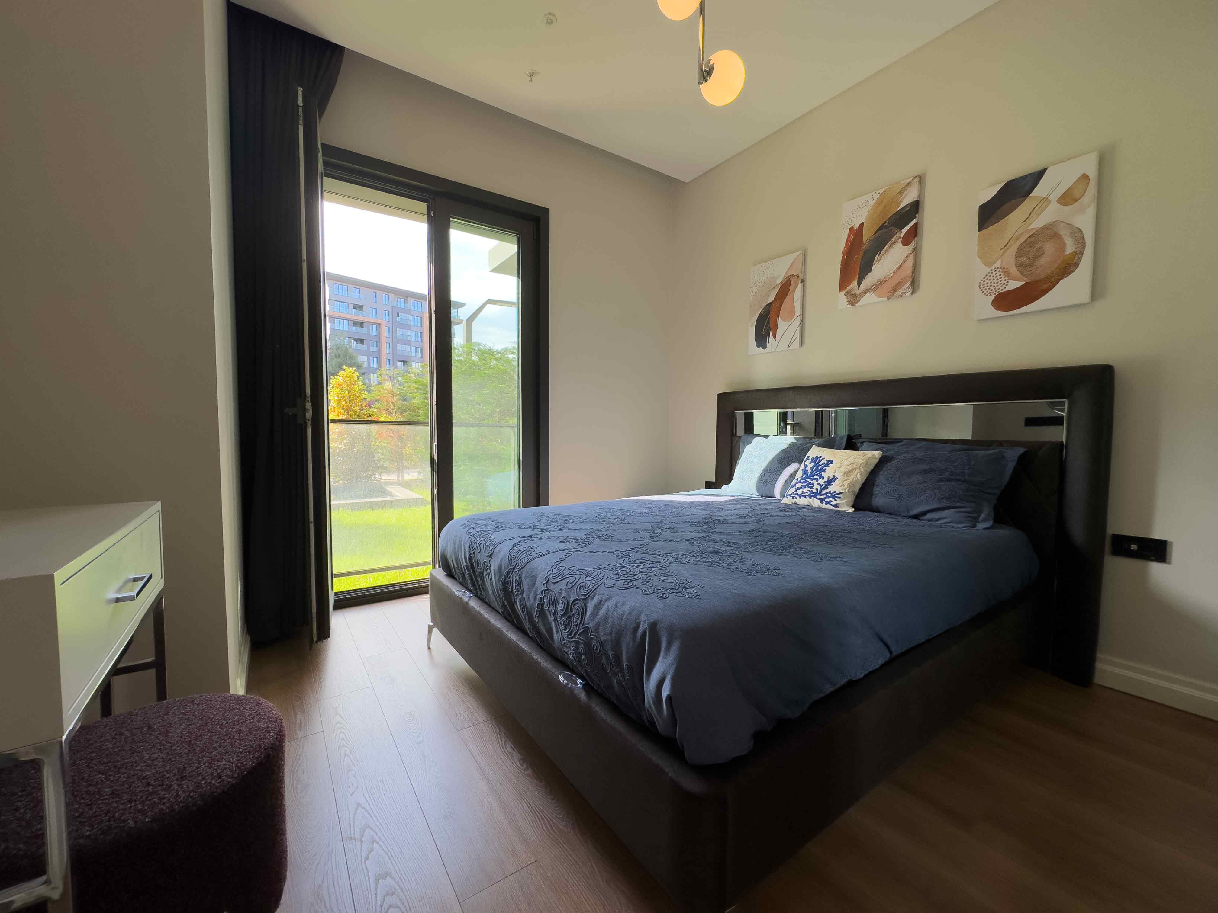 Avrupa Konutları Çamlıvadi'de Modern Eşyalı Kiralık 1+1 Bahçe Katı Daire