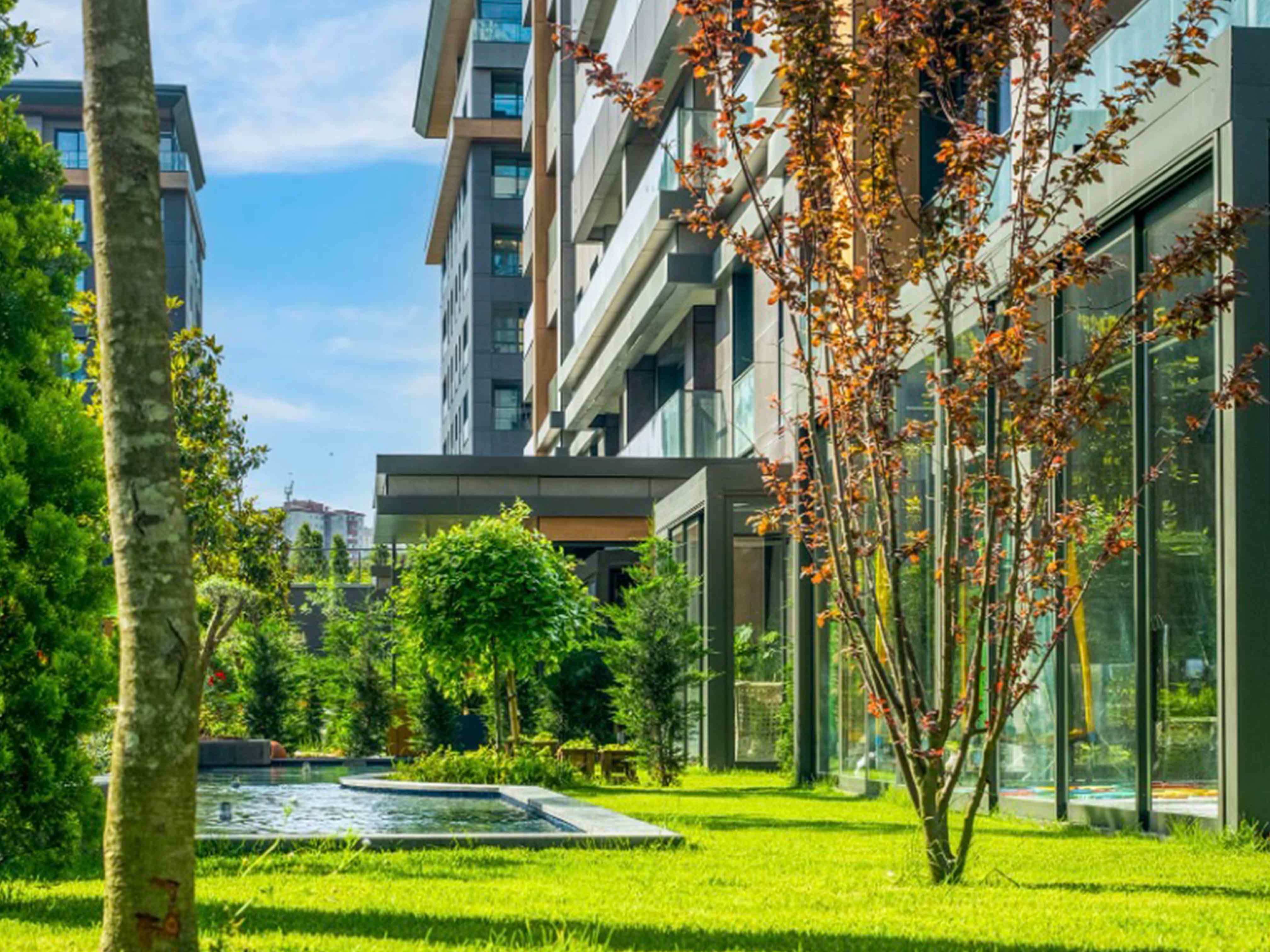 Avrupa Konutları Çamlıvadi'de Modern Eşyalı Kiralık 1+1 Bahçe Katı Daire