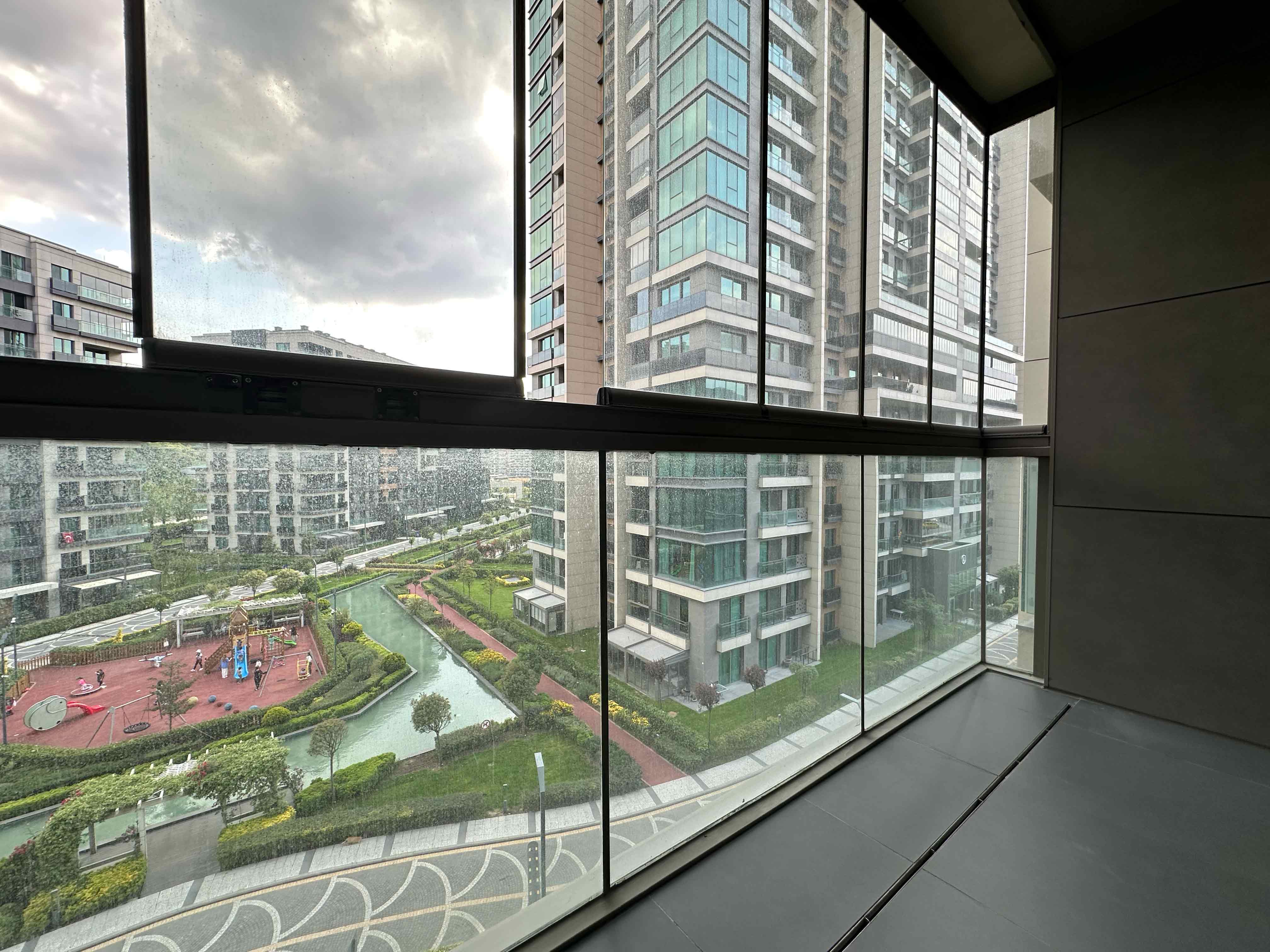 Vadistanbul Park'ta Modern Eşyalı Kiralık 2+1 Site İçi Peyzaj Manzaralı Daire