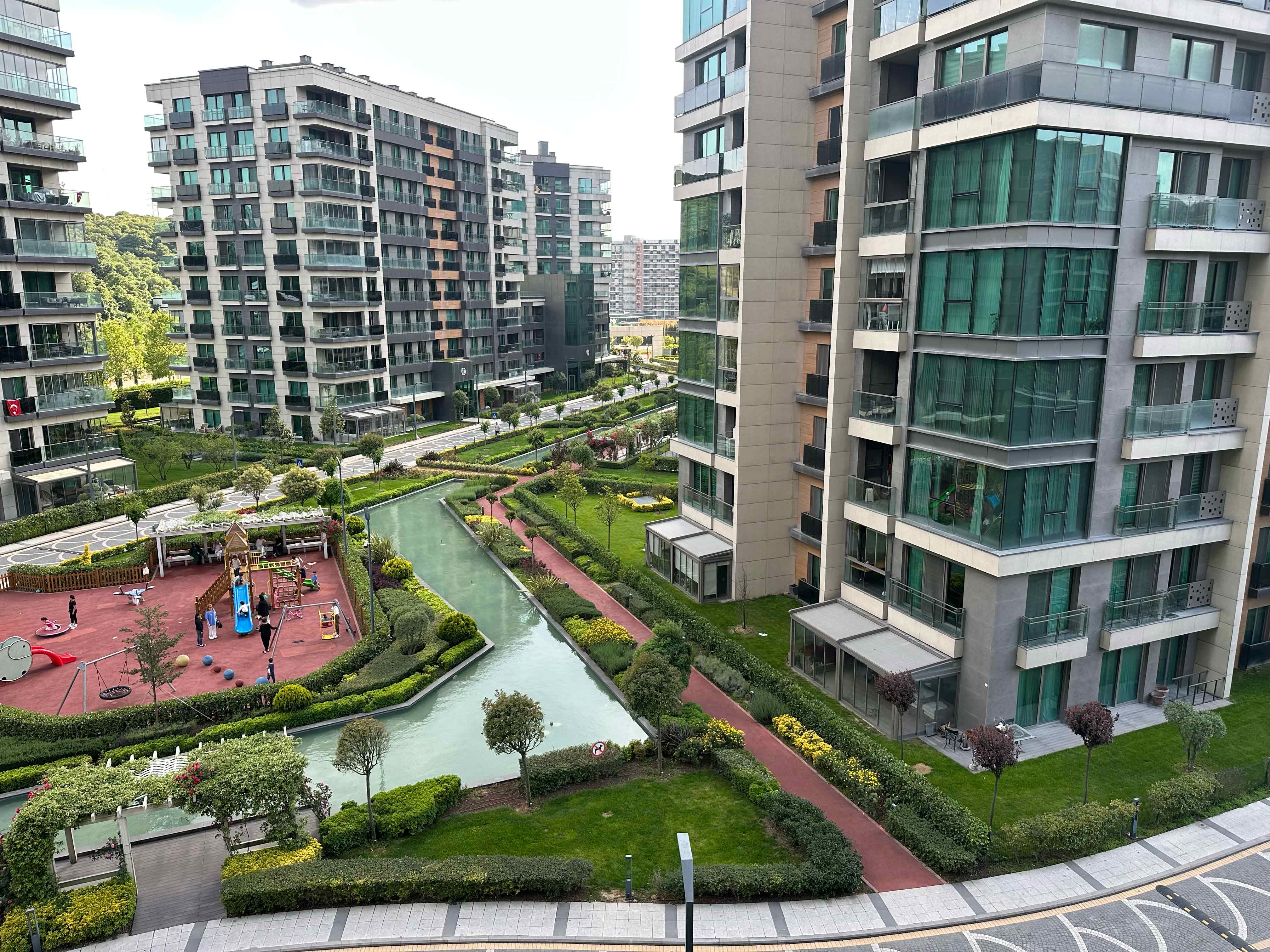 Vadistanbul Park'ta Modern Eşyalı Kiralık 2+1 Site İçi Peyzaj Manzaralı Daire