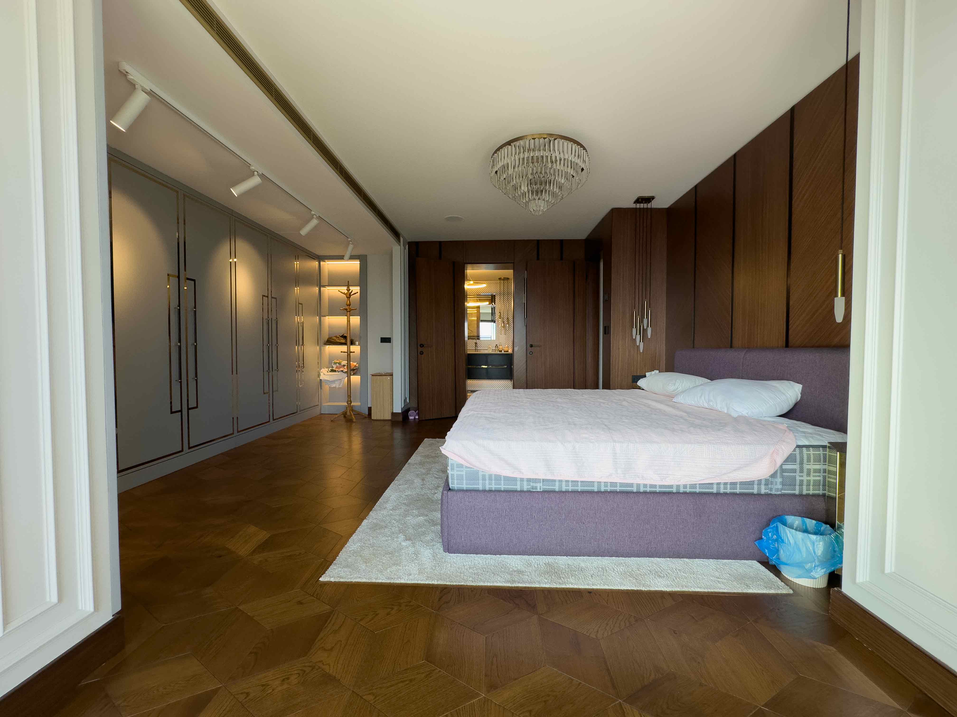 Sarıyer Maden'de 850m2 Arsa İçerisinde Satılık Boğaz Manzaralı Özel Mimari Villa