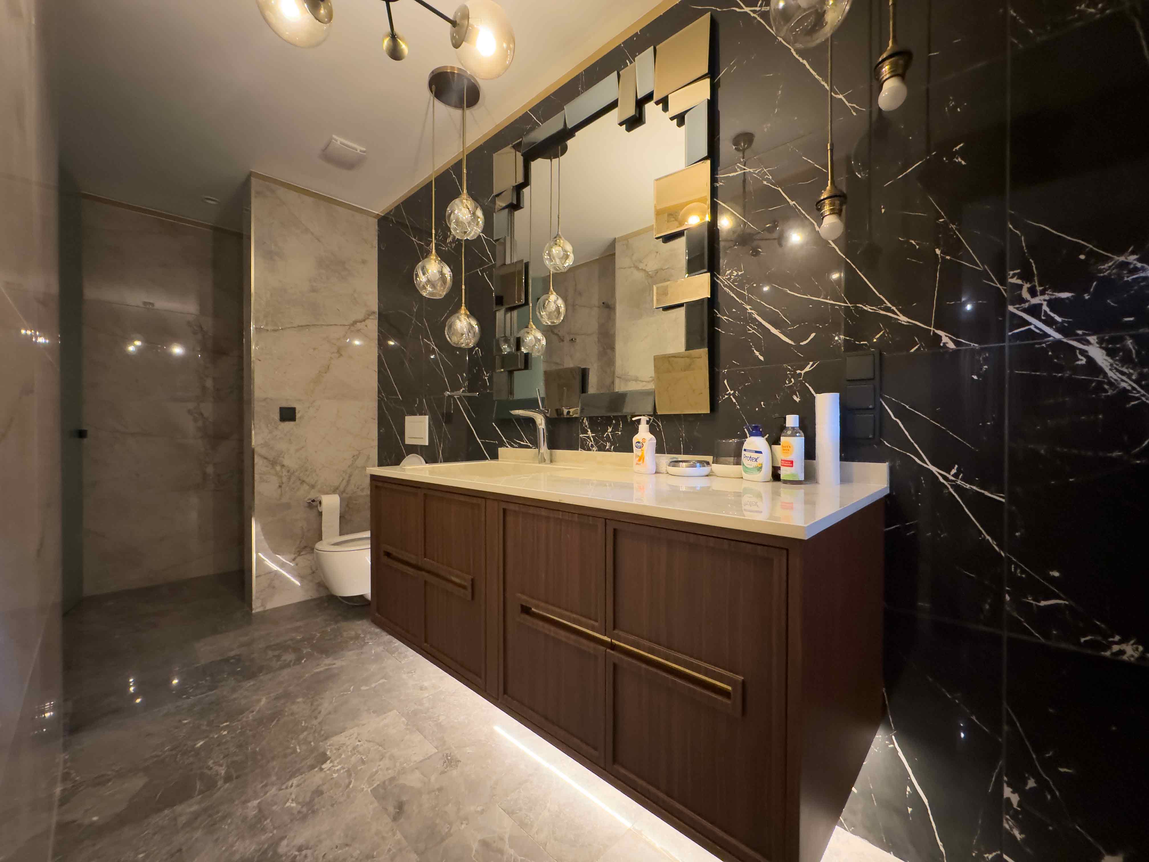 Sarıyer Maden'de 850m2 Arsa İçerisinde Satılık Boğaz Manzaralı Özel Mimari Villa