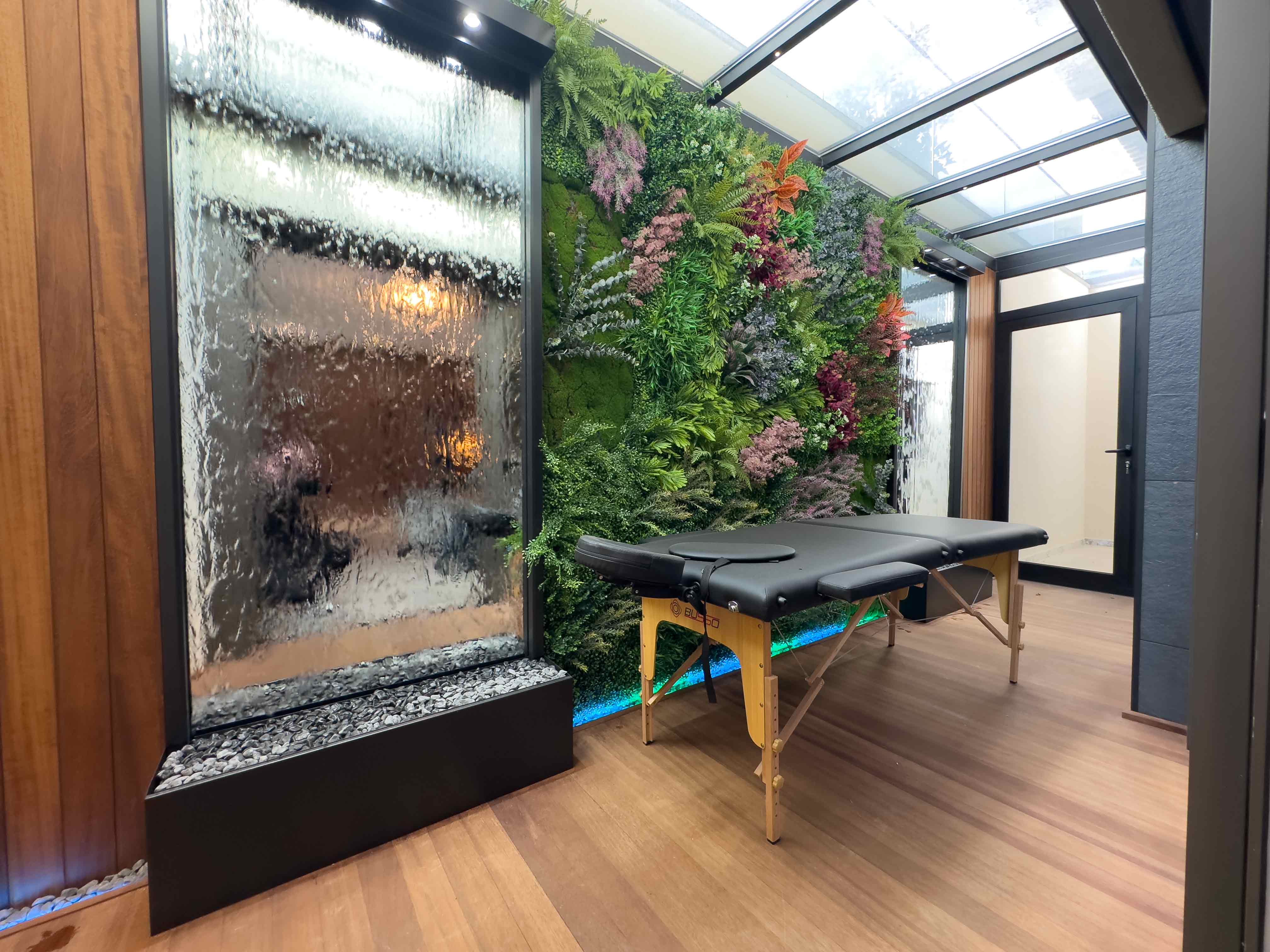 Sarıyer Maden'de 850m2 Arsa İçerisinde Satılık Boğaz Manzaralı Özel Mimari Villa